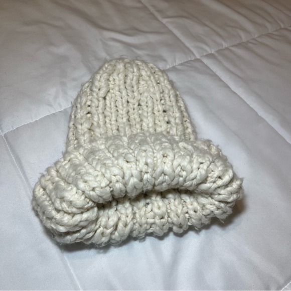 Chunky Knit - Cream - Winter Hat - Picture 5 of 7